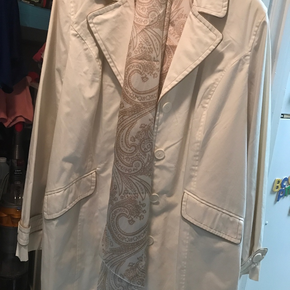 Trench coat with scarf